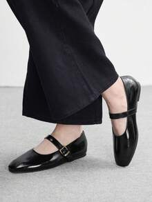 CUCCOO BIZCHIC 简约大方时尚百搭休闲通勤女式平底鞋 - 靜夜黑色 - 查看 4