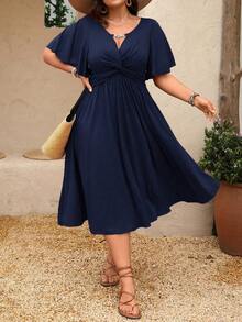 SHEIN Clasi Vestido midi de línea A con cuello en V, textura de punto, cintura con volantes y cadena, para mujer talla grande, primavera/verano - Azul Marino - Ver 7