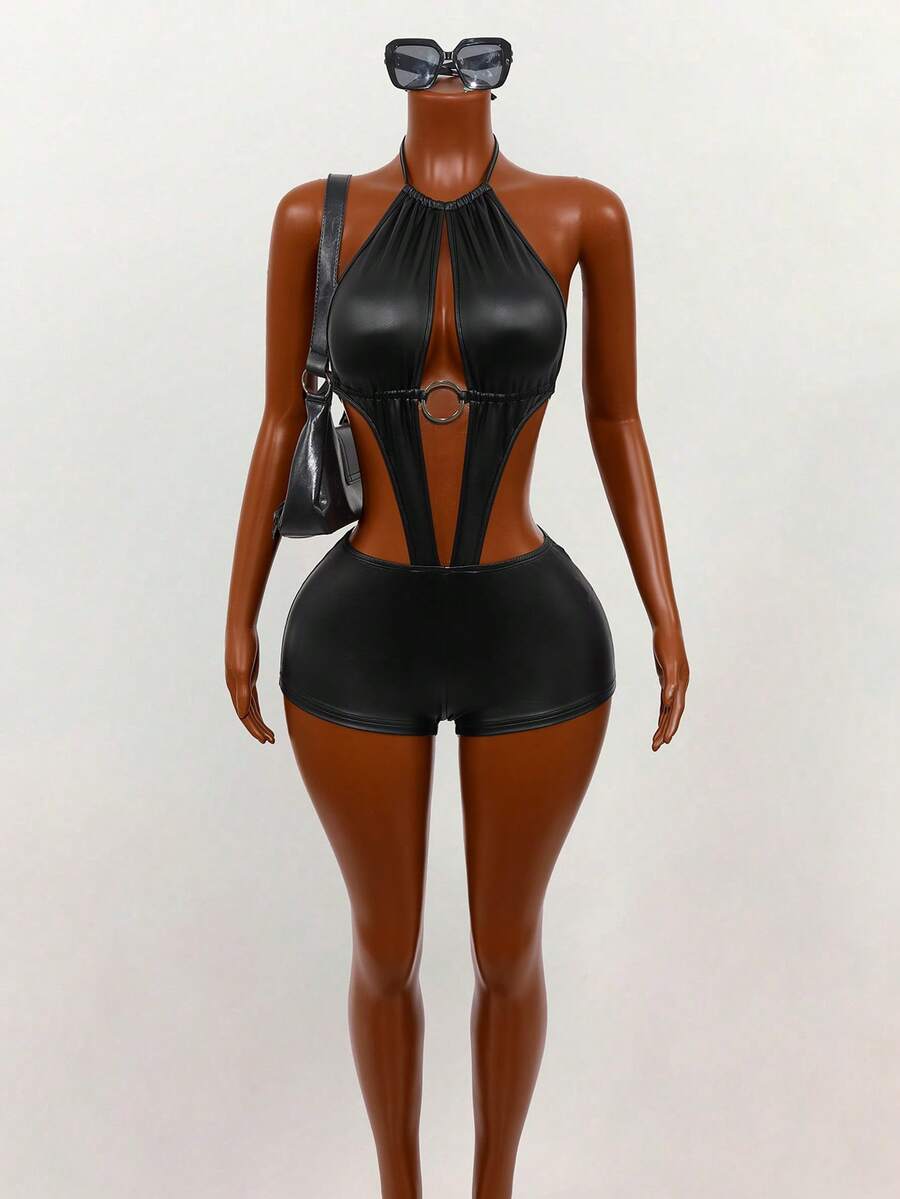 Mistrie 女士新款性感无袖露背吊带上衣，采用露背镂空金属装饰设计，搭配紧身连体短裤，由PU皮革面料制成，适合夜店女郎穿着。 - 黑色 - 查看 1