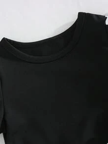 SHEIN Genkimix Kids 女婴休闲时尚日常圆领短袖露脐蝴蝶结装饰粉色T恤和松紧腰短裤两件套，黑色女婴服装，黑色套装，黑色夏季女婴服装，黑色两件套，黑色女童套装，适合2至3岁女孩 - 彩色 - 查看 5