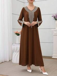 Al Najma 女士宽松刺绣串珠长袍，适合开斋节穿着 - 棕色 - 查看 7