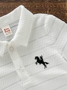 Cozy Pixies 2件套新生儿男女宝宝舒适休闲学院风马匹印花白色短袖Polo衫连体衣和遮阳帽套装，适合室内、室外、日常、运动、玩耍、派对、拍照、度假、春夏穿着。 - 彩色 - 查看 4