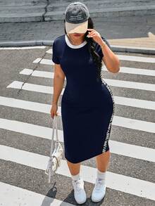 SHEIN EZwear Vestido negro ajustado con decoración de letras de color contrastante, talla grande, primavera/verano - Azul Marino - Ver 1