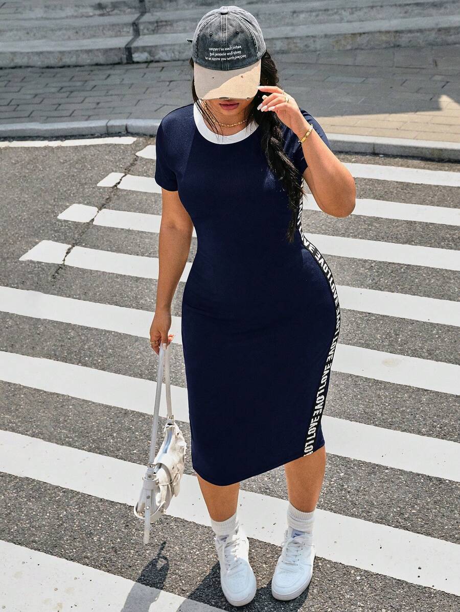 SHEIN EZwear Vestido negro ajustado con decoración de letras de color contrastante, talla grande, primavera/verano - Azul Marino - Ver 1