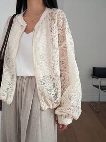 DAZY Áo khoác ngắn nữ dáng rộng cổ tròn tay dài chất liệu ren, kiểu dáng thường ngày. - Màu be - Xem 6