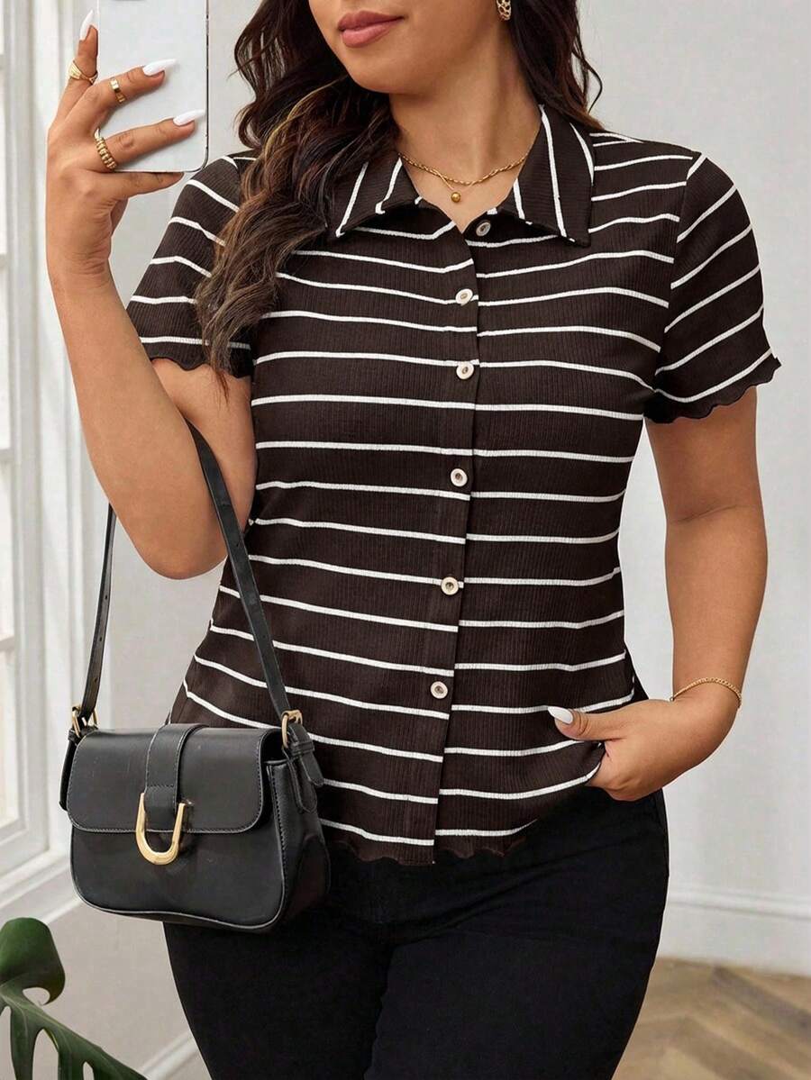 SHEIN Frenchy Áo thun ngắn tay in sọc, cài cúc phía trước, kiểu dáng thanh lịch, công sở, thoải mái và đơn giản, thích hợp cho giáo viên. - màu nâu - Xem 1
