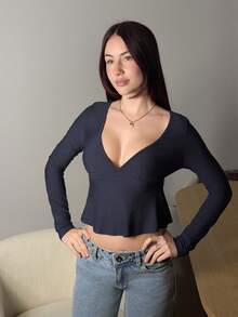 Abrilcols 女士藏蓝色V领长袖荷叶边下摆T恤 藏蓝色上衣 深V领上衣 - 藏蓝色 - 查看 3