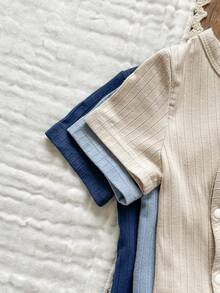 SHEIN Vintaside Kids 3件套新生儿/婴幼儿/学步男童/女童可爱休闲简约舒适柔软透气短袖连体衣，萌熊印花图案，适合春、夏、秋、冬四季日常穿着、生日派对、摄影等场合 - 彩色 - 查看 4
