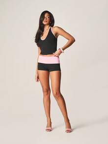 MISSGUIDED Quần short thể thao mini phối màu tương phản với cạp gập và chi tiết viền trang trí, thích hợp cho trang phục thường ngày mùa hè. - Nhiều màu - Xem 3