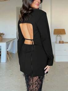 EMERY ROSE Áo khoác blazer tay dài cổ bẻ lưng khoét rỗng cỡ lớn - màu đen - Xem 7