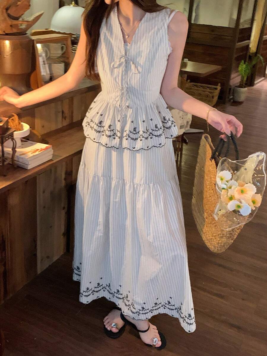 DAZY Women's V-Neck Sleeveless Open Front Lace Patchwork Striped Vest And Long Striped Skirt Two Pieces Vacation Set - Black and White - View 1