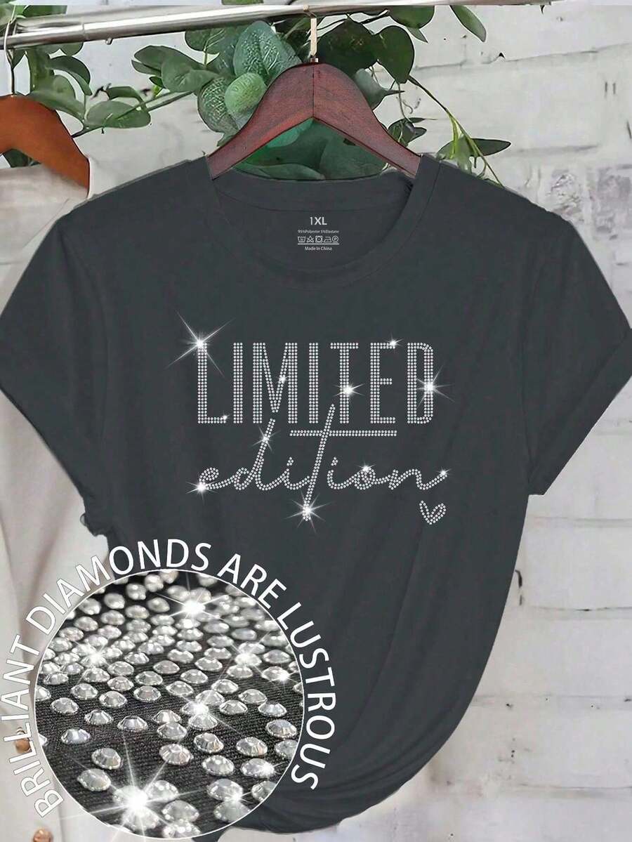 EMERY ROSE Áo thun nữ cỡ lớn, kiểu dáng thường ngày, in chữ, phiên bản giới hạn, họa tiết kim cương, cổ tròn, in hình nghệ thuật. - Màu xám đen - Xem 1