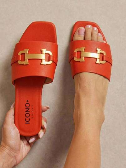 217 sandalias casuales de moda con detalle metalico