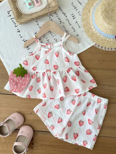 SHEIN 两件套休闲可爱草莓印花无袖上衣和裤子，配草莓包，适合春夏、室内、室外、旅行、日常穿着