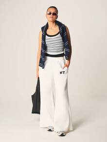 MISSGUIDED Graphic Wide Leg Sweatpants For Casual Loungewear With Letter Print And Elastic Waistband Comfort Pants - Cream - View 3