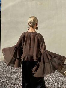 DAZY Áo kiểu nữ màu trơn dáng rộng bằng chiffon, tay loe, bèo nhún, thích hợp cho kỳ nghỉ xuân/hè. - màu nâu - Xem 2