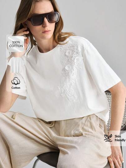 Ontre 2026ss Women's Comfortable, Skin-Friendly, Moisture-Wicking Fabric Fitted Round Neck Short Sleeve T-Shirt With Embroidered Chest Patch Decor, Chic Urban Fashion, Suitable For Business Casual, Office Wear, Low-Key Elegant, High-Quality Airport, Cruise, Middle East Wedding Guest Attire, Minimalist Luxe Versatile Seasonal Essential Women's T-Shirt Valentine's Day Special Design High-End, Elegant, Old-Fashioned Cruise Attire For Wedding Guests High-End, Elegant, Old-Fashioned Cruise Attire For Weddi