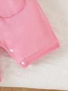 SHEIN Playful Pals 2pcs Baby Girls' Summer Fashion Cute 3D Floral Embroidery Ruffle Sleeve Green Romper & Hat Set - Pink - View 5