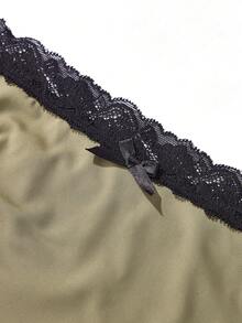 Snug Zone سروال داخلي للنساء بأحجام كبيرة بلمسات دانتيل وتلوين متباين - اخضر زيتون - مشاهدة 3