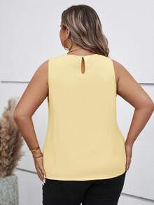 SHEIN Clasi 大码纯色圆领无袖褶皱休闲宽松衬衫 - 奶油色 - 查看 2