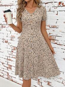 SHEIN Clasi 女士休闲度假风印花V领短袖连衣裙，纽扣前开襟连衣裙，女士碎花连衣裙，女士波西米亚风连衣裙，女士夏季休闲连衣裙，女士度假连衣裙，度假套装，女士夏季连衣裙，女士碎花连衣裙，夏季套装，女士连衣裙，女士休闲连衣裙 - 杏色 - 查看 3