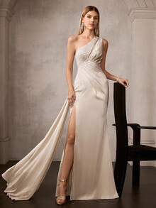 MOTF Soiréza 女士优雅修身无袖单肩缎面长款派对礼服，饰有串珠，高开衩鱼尾裙摆和不对称垂褶侧边，是婚礼、盛大晚宴和正式晚宴的完美之选。 - 香檳色 - 查看 5