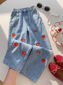 SHEIN Quần jeans cho bé gái tuổi teen - Hàng mới về cho mùa xuân/hè, họa tiết hoa, nơ trái tim và dâu tây, dáng rộng, ống rộng, cạp cao, thoải mái, giặt mài kiểu vintage, phong cách đường phố Y2K, phù hợp cho mặc hàng ngày, đi học, đi làm, dự tiệc, ngày lễ tình nhân, màu đỏ, mùa xuân/hè cho bé gái 11-12 tuổi với họa tiết cây cỏ, bướm và hoa, phong cách bướm thập niên 90, màu đỏ - Rửa nhẹ - Xem 2