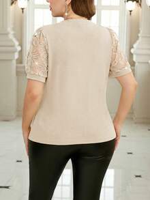 Reflora 大码女式优雅圆领花卉亮片拼接短袖T恤 - 杏色 - 查看 2