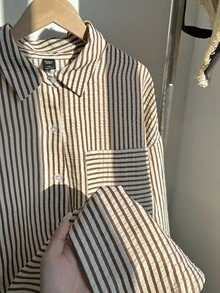 SHEIN CURVE+ Áo sơ mi nữ cỡ lớn in sọc, vai rớt, có túi và họa tiết thêu. - Nhiều màu - Xem 4