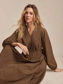 BizChic 新款V领棕色连衣裙，可调节收腰设计，A字廓形，修身显瘦，春夏款 - 棕色 - 查看 2