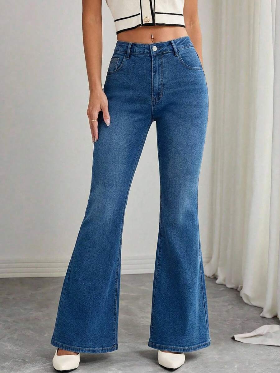 SHEIN Cottnline Plus Size Women High Waist Pockets Casual Versatile Flare Leg Jeans - Medium Wash - View 1