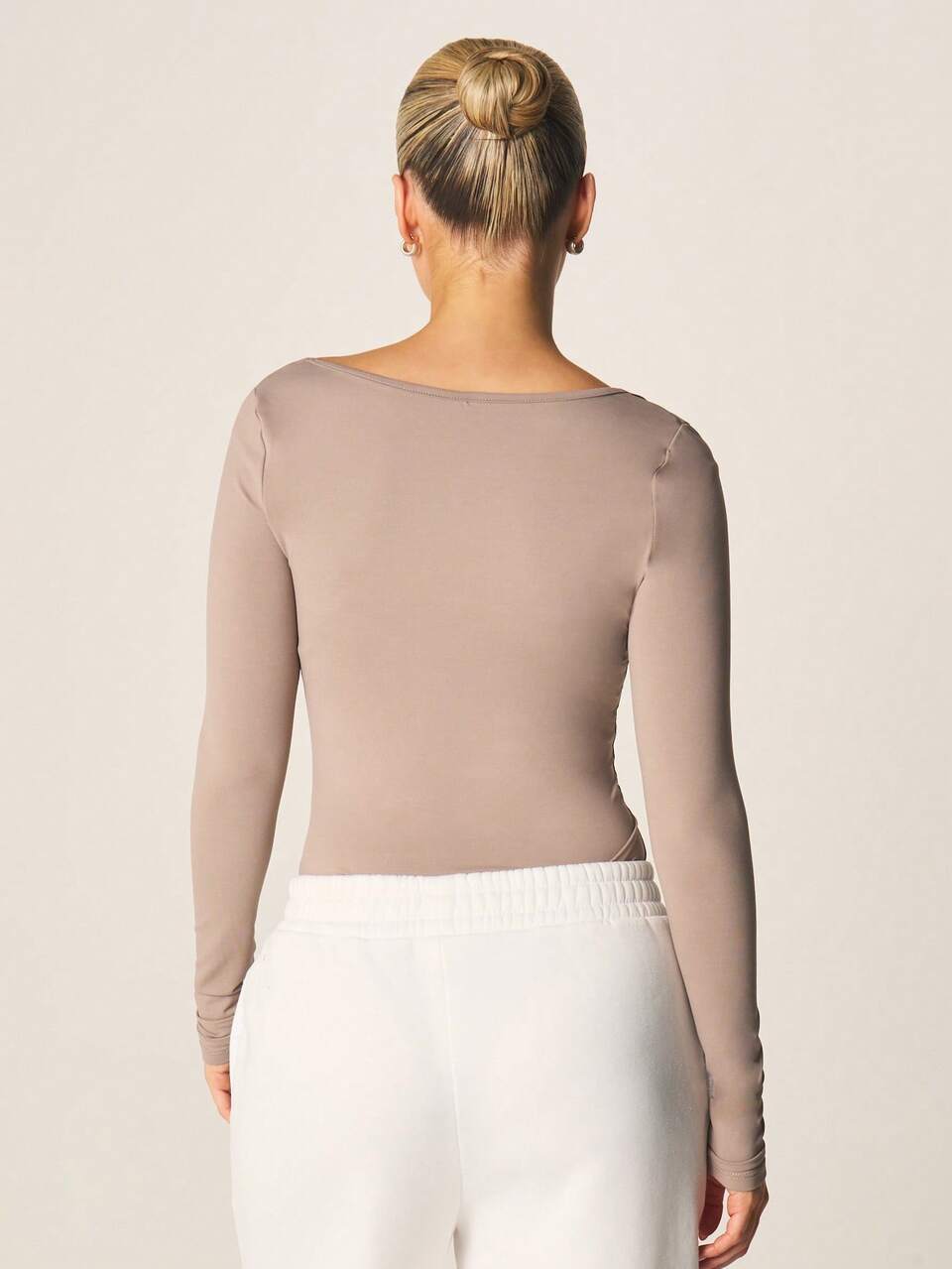 MISSGUIDED Long Sleeve Square Neck Bodysuit Form Fitting Stretchy Top Basic Essential Wardrobe Staple Casual Everyday Wear Fall Winter Spring Fashion Piece