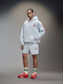 Pavtros品牌男士时尚刺绣连帽衫短裤套装，适合日常穿着、情人节礼物、居家游戏、户外音乐节、休闲外出、朋友聚会、送给孩子、男友/丈夫的礼物、周年纪念礼物。男士两件套，Kpop男士街头服饰套装，连帽衫套装，街头运动服，复古风格。 - 淺灰色 - 查看 2