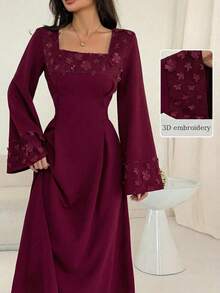 Al Najma 女款 Al-Adha 優雅酒紅色方領長洋裝，花卉刺繡貼花喇叭袖 A 字版阿拉伯風洋裝，端莊婚禮賓客穿搭 - 酒紅色 - 查看 6