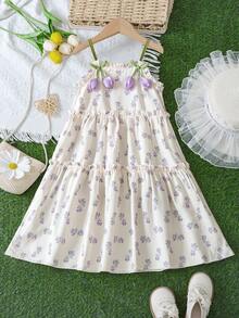 SHEIN Genkimix Kids 1件少女復活節3D鬱金香裝飾花卉圖案細肩帶洋裝，丁香紫碎花圖案少女洋裝 - 杏色 - 查看 6