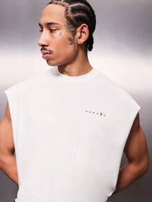 PLAYBOY X SUMWON 男士兔子图案无袖圆领背心，常规版型，夏季休闲T恤，白色棉混纺 - 白色 - 查看 6