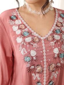 Yasmyna 花卉刺绣灯笼袖长袍 - 粉色 - 查看 2