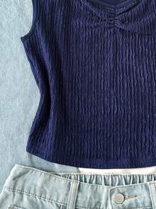 SHEIN 少女海军蓝纹理方领吊带背心，褶皱纹理面料，无袖短款设计，心形领口+前褶细节，柔软面料，适合夏季穿着，复古方领+独特纹理，修身不束缚，易于搭配，打造温柔优雅的少女造型。 - 藏蓝色 - 查看 6