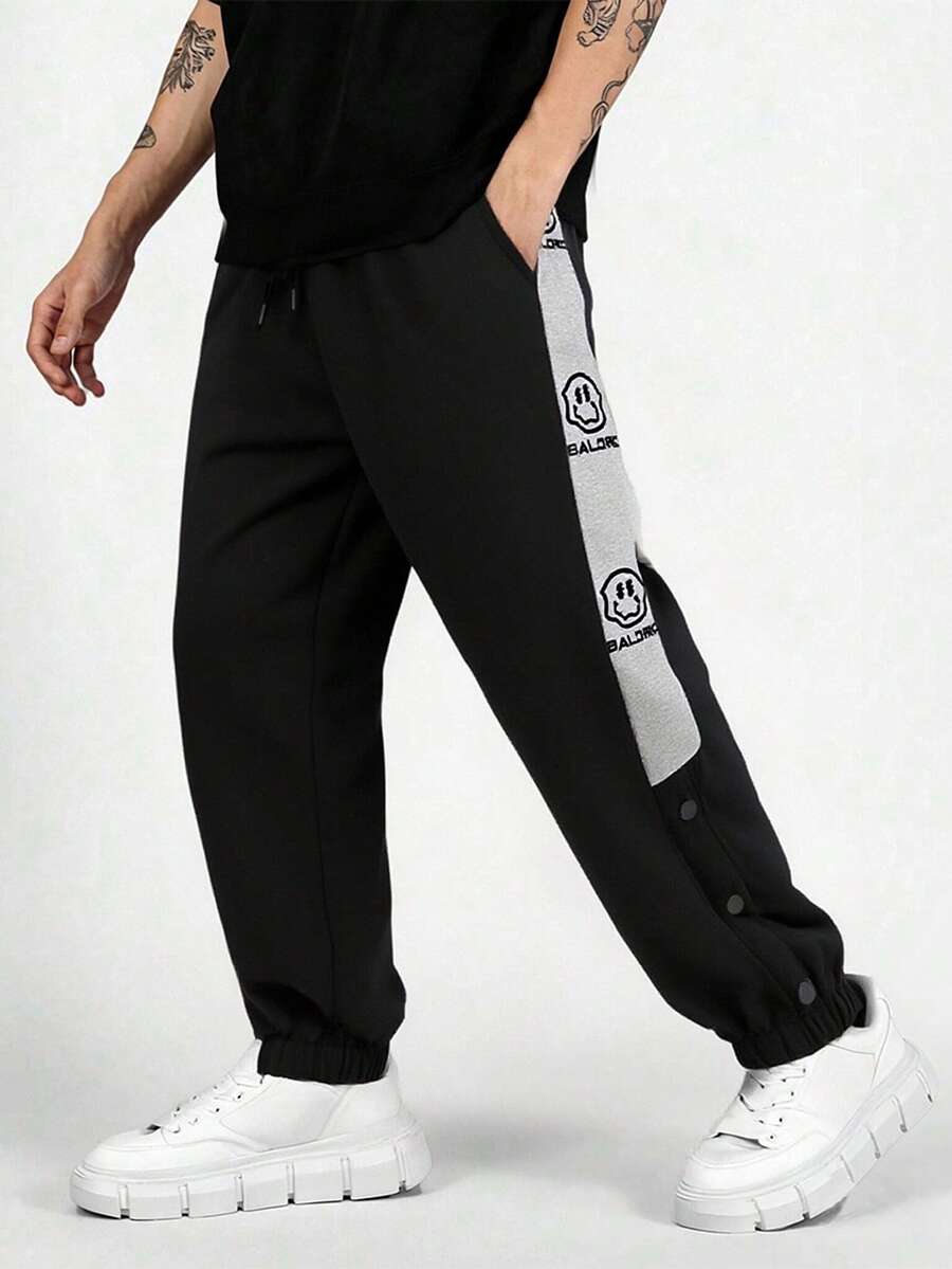 Manfinity Hypemode Men's Letter & Smiling Face Print Drawstring Waist Knit Jogger Pants - Black - View 1