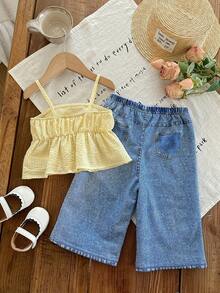 SHEIN Ce set de 2 pièces pour bébé fille est décontracté, simple, confortable et mignon. Il comprend un débardeur en tissu texturé et des patchs ornés, ainsi qu'un pantalon à jambes droites. Parfait pour le printemps et l'été. Set de printemps bébé jupe en jean, set bébé fille d'été en jean, sets de printemps pour fille avec fleurs, tenue marguerite, vêtements fleuris, ensembles d'été pour bébé fille - Jaune citron - Voir 4