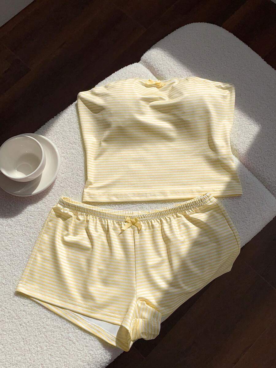 Comfortcana 2件套 女士休闲奶油黄条纹蝴蝶结装饰露脐上衣和短裤套装，春夏款 - 黃色 - 查看 1