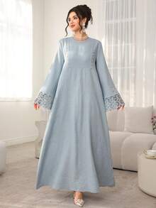 Al Najma 优雅撞色蕾丝喇叭袖宽松阿拉伯风格连衣裙 - 淺藍色 - 查看 3