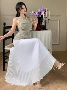 DAZY فستان طويل مشدود الخصر بدون أكمام للنساء - أبيض - مشاهدة 6