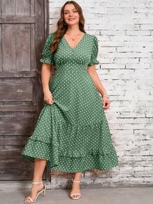 SHEIN Clasi Vestido casual de estilo vacacional con estampado de lunares, cuello en V, manga corta y volante en el bajo para tallas grandes - Verde - Ver 3
