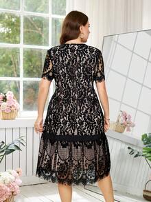 SHEIN Clasi 大码V领插肩短袖蕾丝优雅荷叶边连衣裙 奢华晚礼服 婚礼礼服 夏季服装 夏季穿搭 春季服装 春季穿搭 夏季连衣裙 春季连衣裙 节日连衣裙 优雅连衣裙 优雅派对连衣裙 派对穿搭 婚礼宾客连衣裙 婚礼派对连衣裙 婚礼及活动 伴娘礼服 毕业礼服 母亲毕业穿搭 外出穿搭 舞会礼服 生日礼服 女士生日穿搭 女士节日穿搭 女士度假穿搭 节日穿搭 正式礼服 奢华女士长袍 奢华女士罩袍 黑色蕾丝连衣裙 女士优雅连衣裙 法式连衣裙 黑色连衣裙 女士大码连衣裙 女士连衣裙 最新款连衣裙 8XL连衣裙 - 黑色 - 查看 3