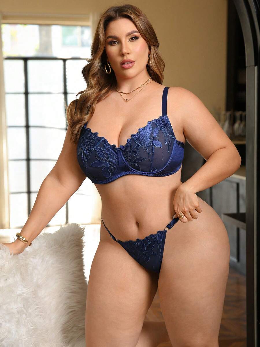 Seduluxe 2pcs Plus Size Women Floral Embroidery Patchwork Underwire Bra Set - Navy Blue - View 1