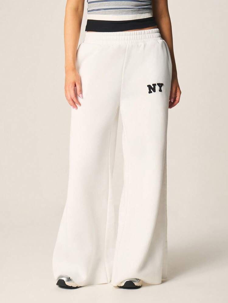 MISSGUIDED Graphic Wide Leg Sweatpants For Casual Loungewear With Letter Print And Elastic Waistband Comfort Pants