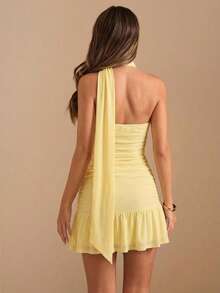 SHEIN BAE Vestido mini con volantes en el bajo, color amarillo sólido - Amarillo - Ver 2