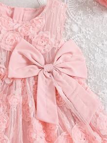 SHEIN Đầm chữ A họa tiết hoa 3D nơ cho bé gái. Họa tiết hoa tinh tế tô điểm thêm nét tươi tắn và sinh động. Thiết kế đầm chữ A thanh lịch và duyên dáng, tôn lên vẻ ngọt ngào, duyên dáng của bé gái. Dù là đi chơi, ở nhà, dự tiệc ngoài trời hay những dịp đặc biệt, chiếc đầm này đều giúp công chúa nhỏ tự tin nổi bật giữa đám đông. - Hồng - Xem 6