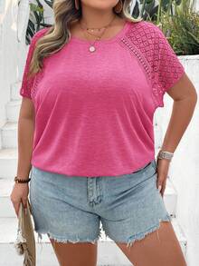 SHEIN CURVE+ Camiseta de manga corta con bloqueo de color y encaje, adecuada para vacaciones en la playa en verano estilo bohemio - Rosa Fucsia - Ver 8
